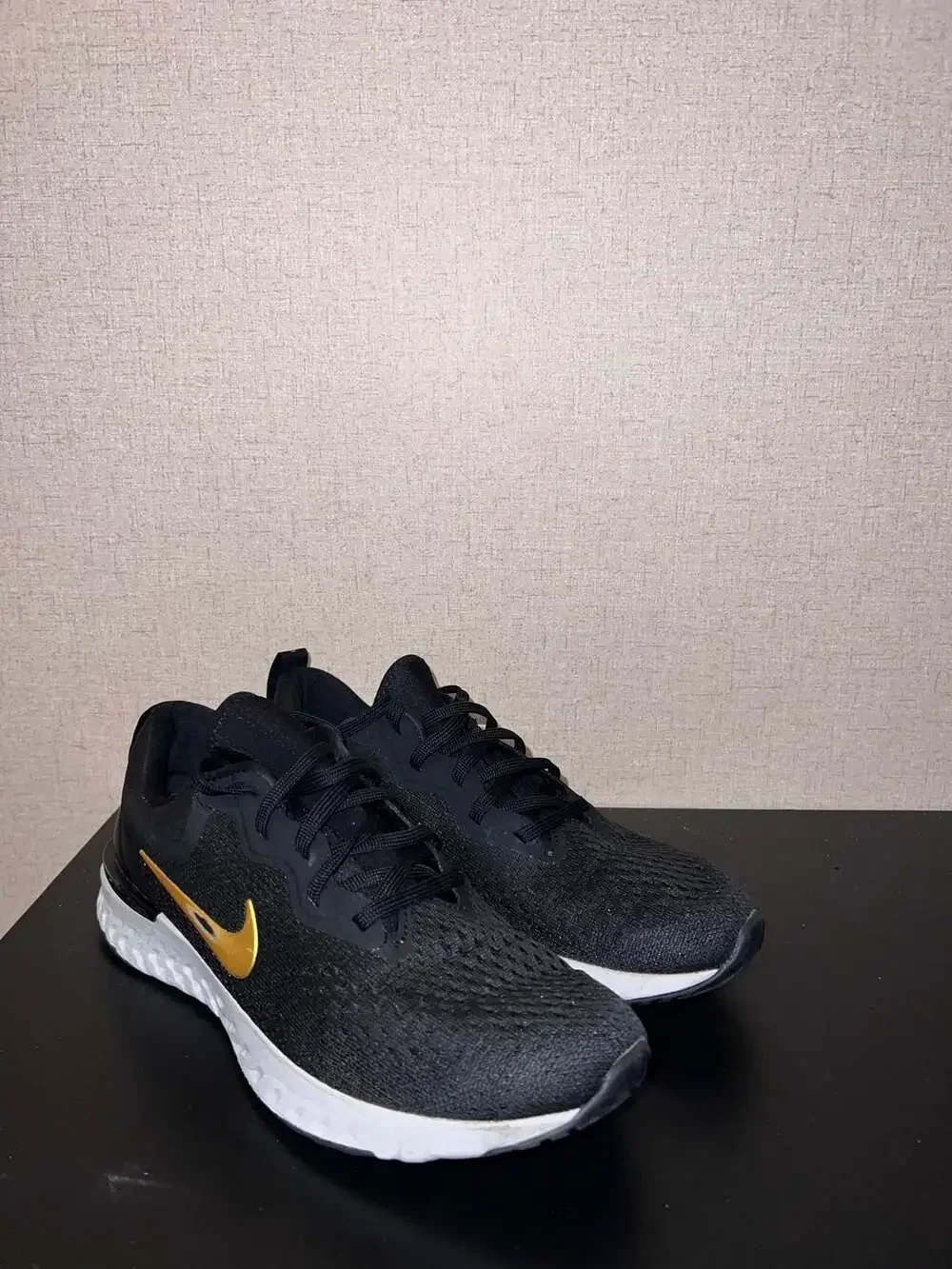 Nike Odyssey React Black Metallic Gold AO9820-011 Size 10